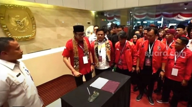 PDIP Resmi Usung Jeje Wiradinata-Ronal Surapradja untuk Pilgub Jabar 2024: Langkah Strategis Menuju Kursi Gubernur