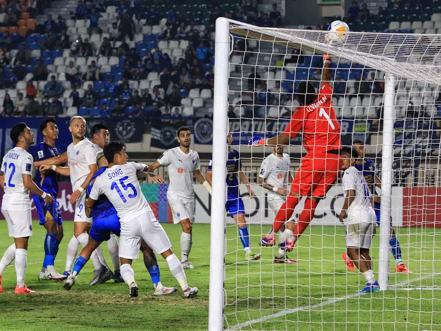 Diwarnai Insiden Kartu Merah, Persib Bandung Ditahan Imbang oleh Lion City Sailors dalam AFC Champions League 2024