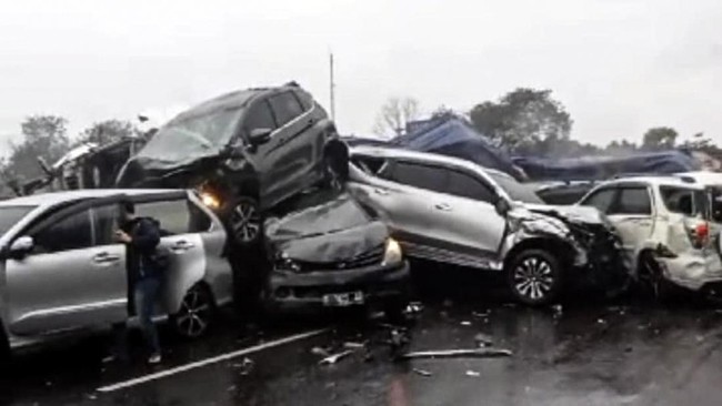 Kecelakaan Beruntun di Tol Cipularang KM 92: Kronologi, Penyebab, dan Tanggapan Netizen