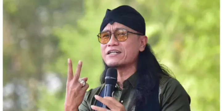 Petisi 217 Ribu Orang Minta Gus Miftah Dicopot dari Utusan Presiden: Polemik dan Implikasinya 